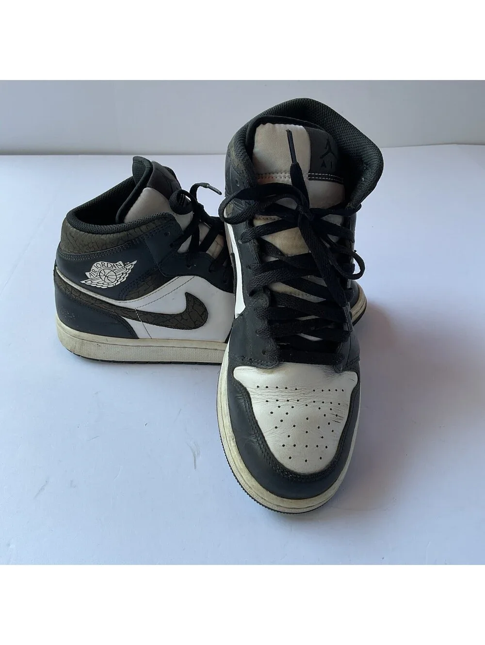 Air Jordan 1 SE Mid Panda Elephant Size 9
